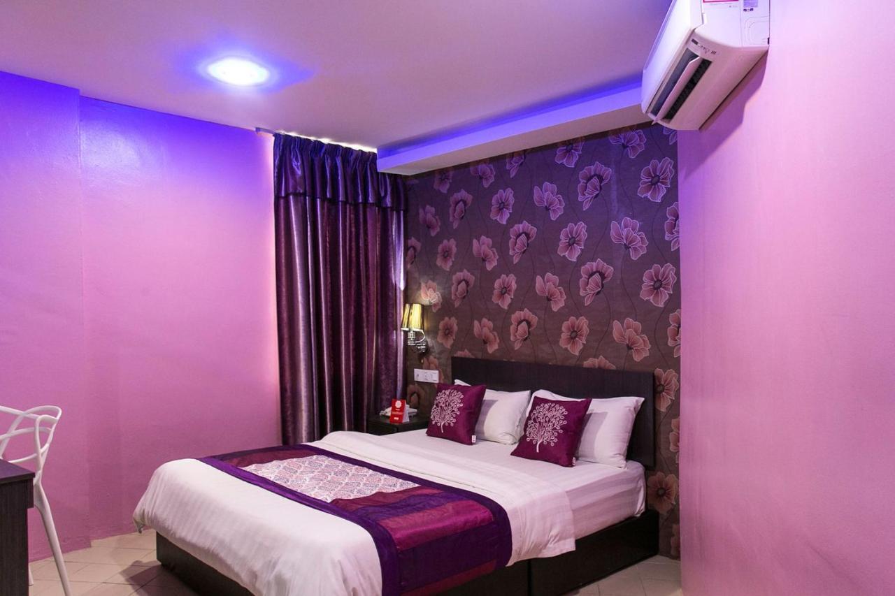 Oyo 176 Hotel Q Inn Petaling Jaya Exterior foto